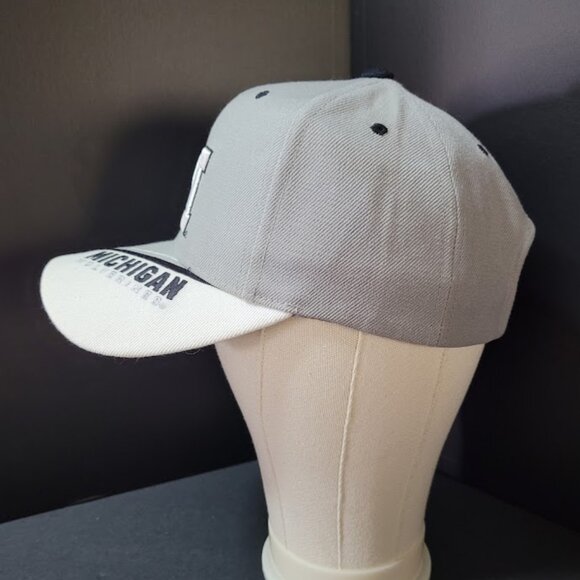 NWOT MICHIGAN WOLVERINES Baseball Hat/Cap. H060 - Picture 3 of 8